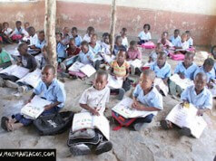 Moçambique e as Escolas Senta Baixo