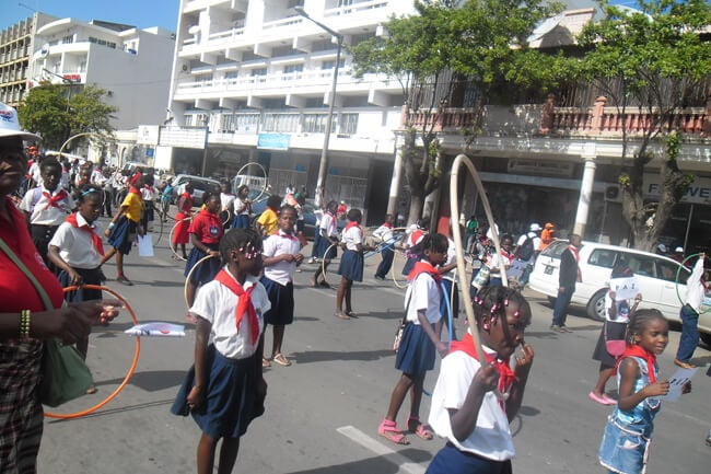 desfile primeiro de Maio maputo