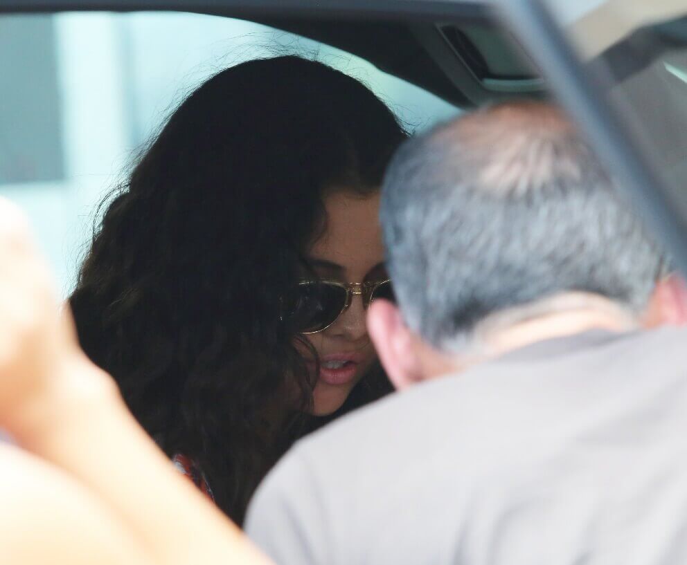 Selena Gomez acidenta de carro e culpa paparazzi