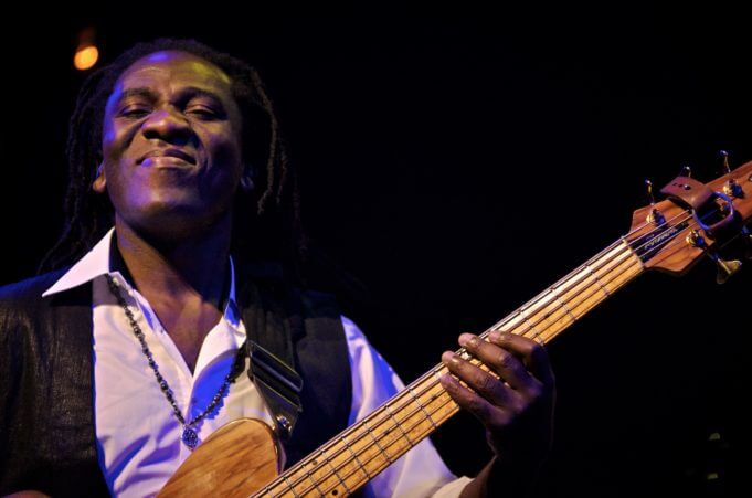 richard_bona_live_5_0d_0d