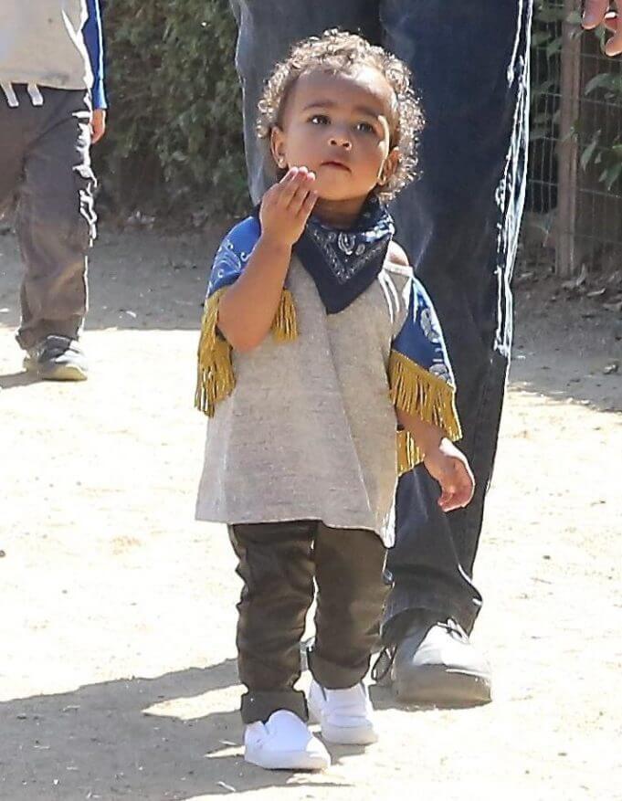 Kim-Kanye-North-West-Kardashian-Pumpkin-Patch-Lovebscott-06