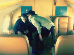 “Não sou gay”, diz Justin Bieber após beijar um amigo