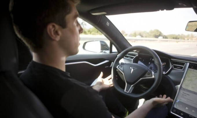 Carro com piloto automático