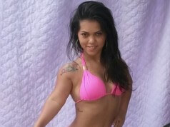 Conheça Karina Lemos: A anã mais sexy do mundo