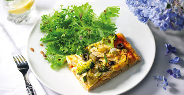 Pizza e salada