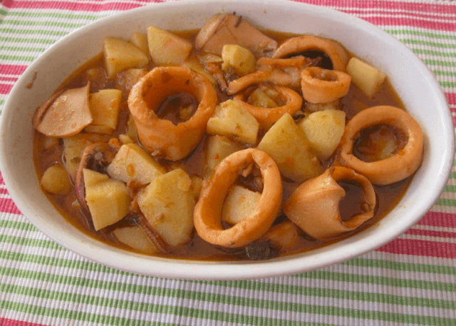 Lulas guisadas com batatas