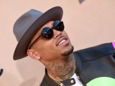 Chris Brown está ser processado por “roubar” boné de fã