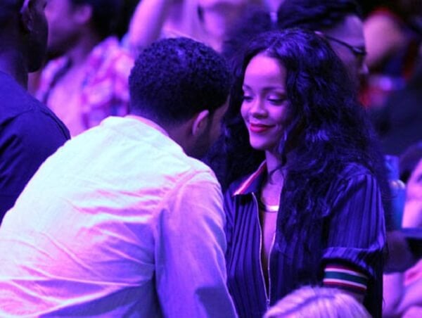 Rihanna e Drake vão ao jogo de basquete juntos