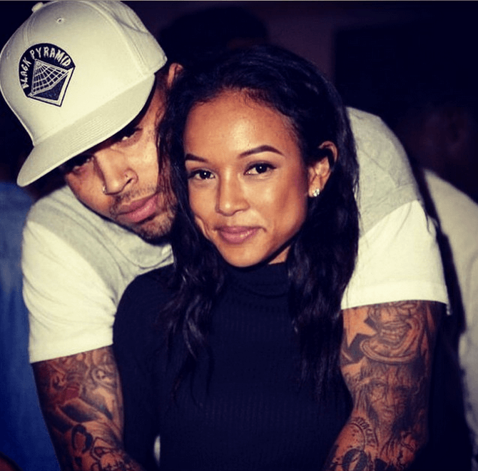 Ex afirma que Chris Brown foi tão violento com ela quanto foi com Rihanna