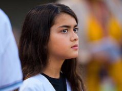 Filho mais novo de Michael Jackson muda de nome
