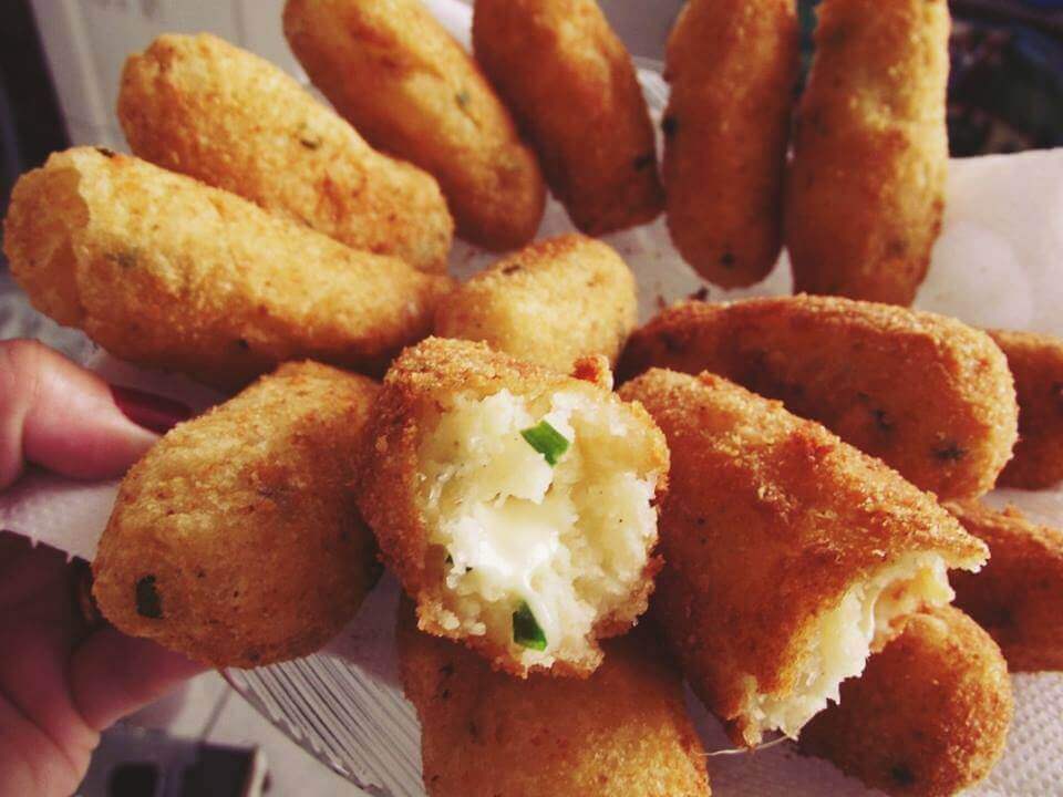 Bolinho de Mandioca Recheado