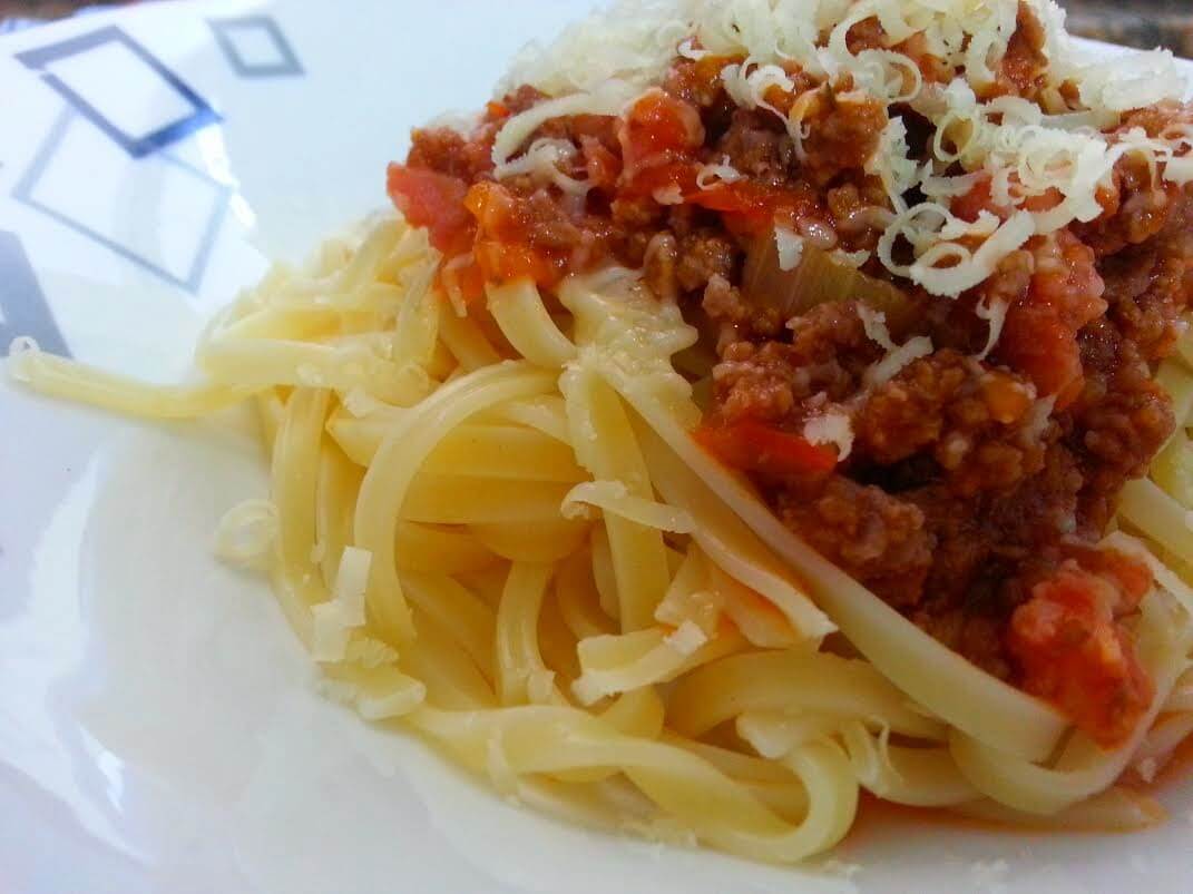 Macarrão Talharim à Bolonhesa