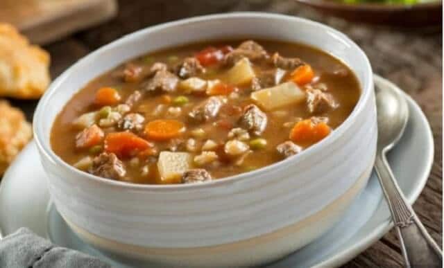 Sopa de Feijão com Macarrão