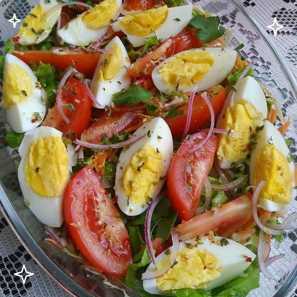 Salada de Ovos e Tomate