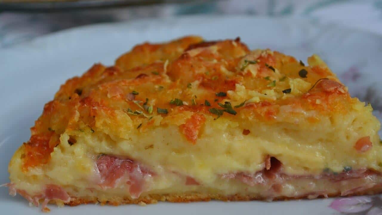 Torta Suculenta de Batata com Calabresa