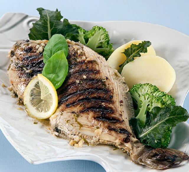 Peixe Porco Grelhado com Legumes