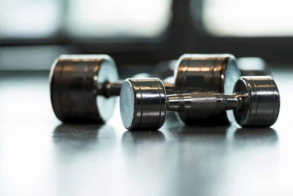 Deixar pesos no chão