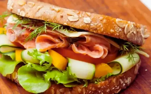 Sandes de Salmão Fumado-Receitas