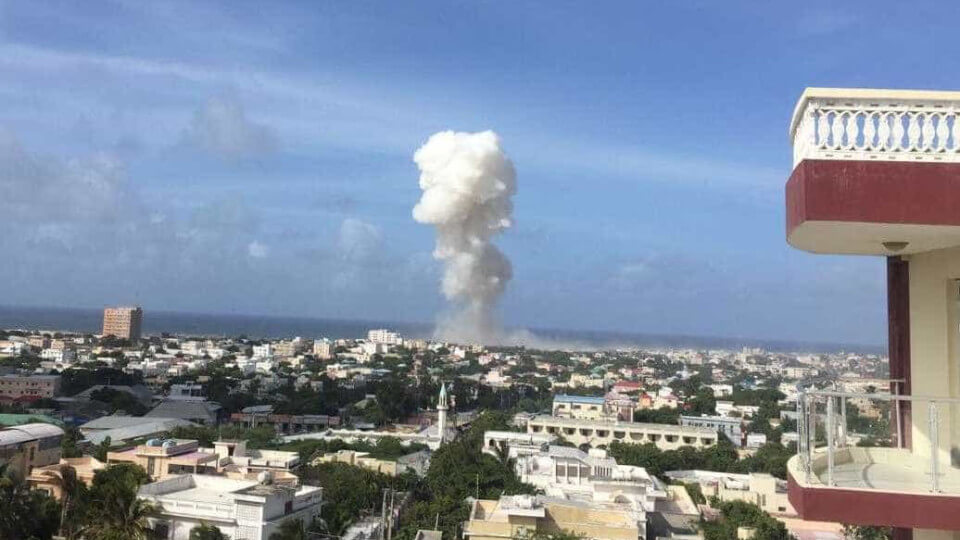 Várias explosões no maior mercado da Somália deixam ao menos dez mortos