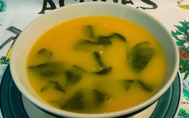 Sopa de abóbora e espinafre-Receitas