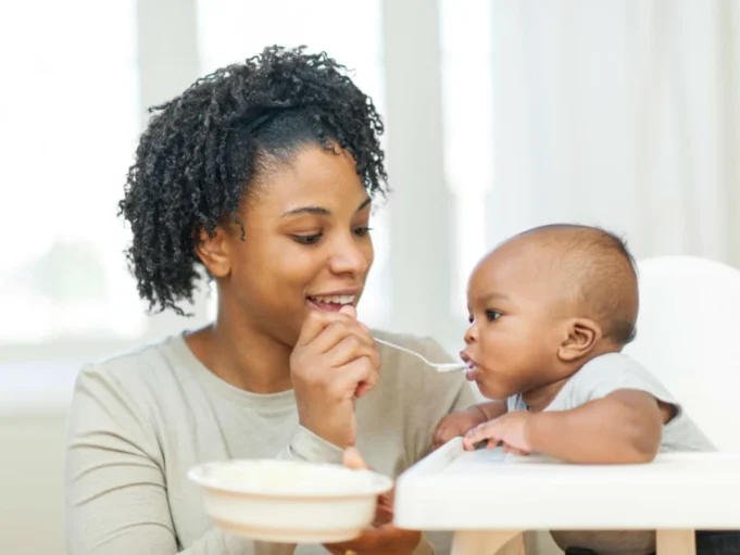 Introdução alimentar para bebés- O que oferecer na primeira refeição