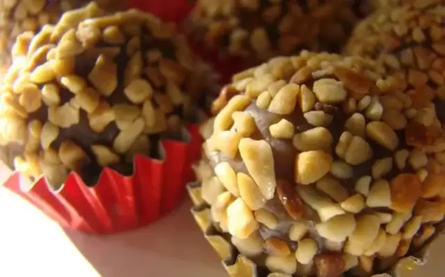 Brigadeiro de Castanhas-Receitas