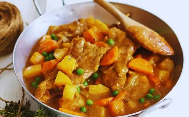 Guisado de carneiro-Receitas