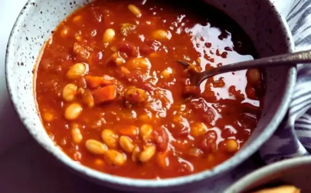 Feijão branco com molho de tomate-Receitas
