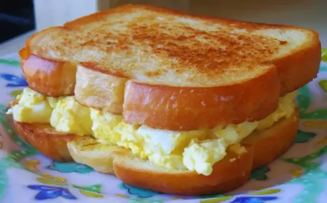 Sanduíche de ovos cozidos-Receitas