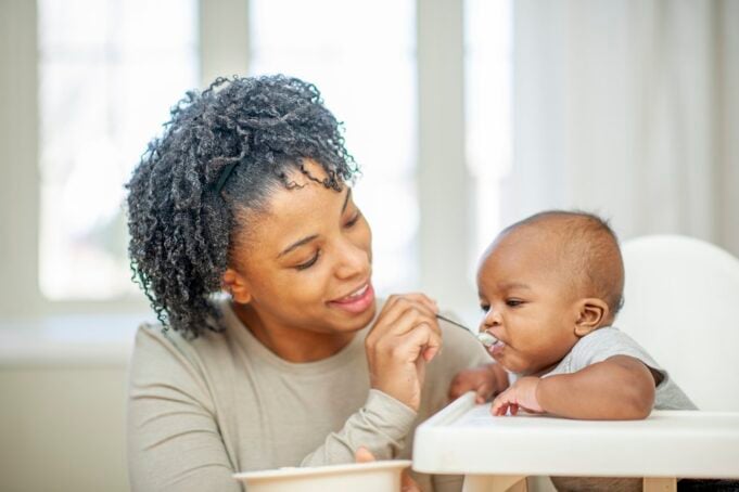 Como escolher o melhor método de alimentação para o seu bebé