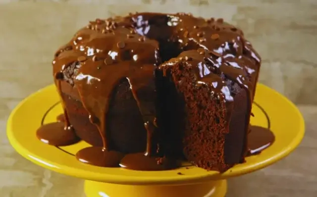 Bolo de chocolate com ganache-Receitas