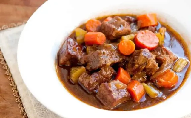 Guisado de vaca com cerveja-Receitas