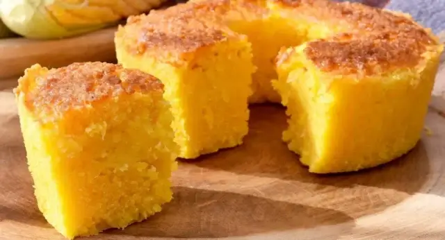 Bolo de milho com leite condensado