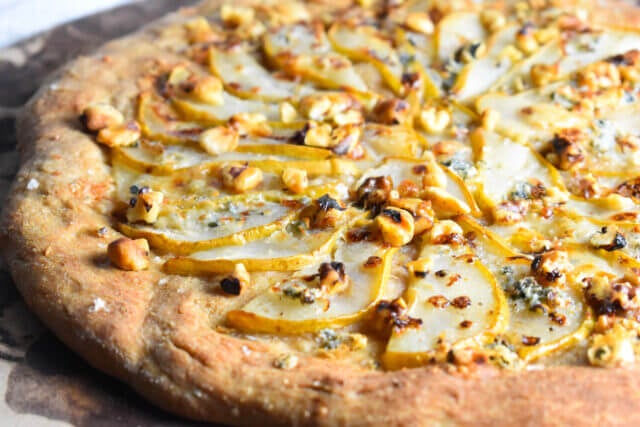 Pizza de pera e gorgonzola