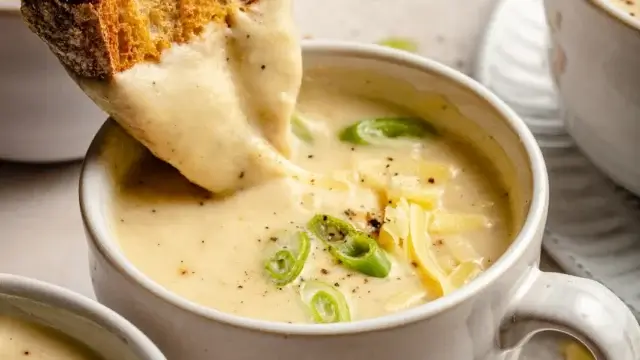 Sopa de couve-flor e alho