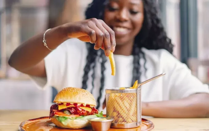 5 erros comuns ao tentar comer de forma saudável e como evitá-los