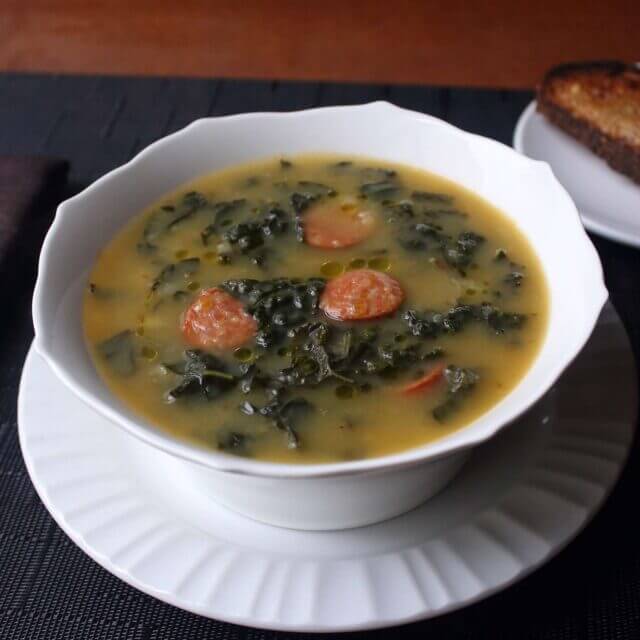 Sopa de couve galega
