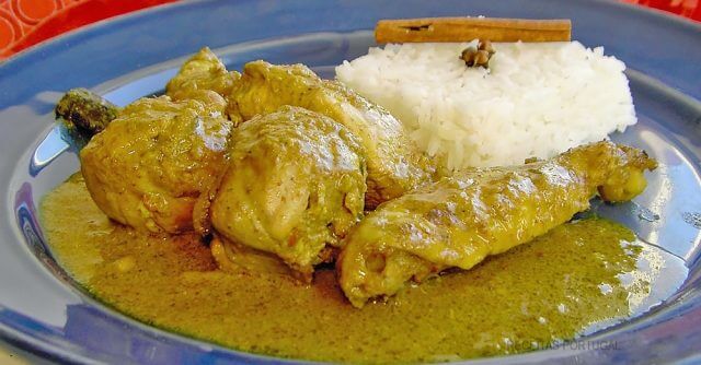 Frango com caril