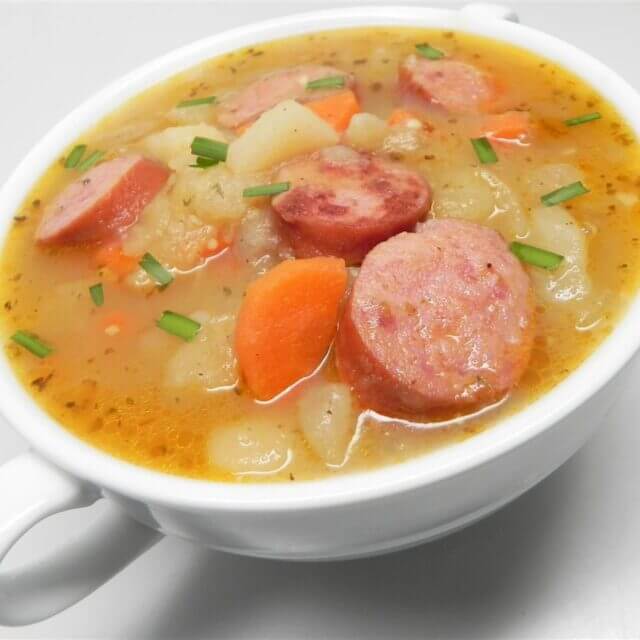 Sopa de batata com linguiça