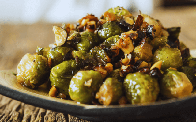 Couve-de-bruxelas salteada com alho-Receitas