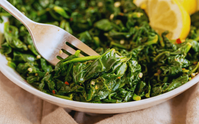 Espinafres salteados com alho e limão-Receitas
