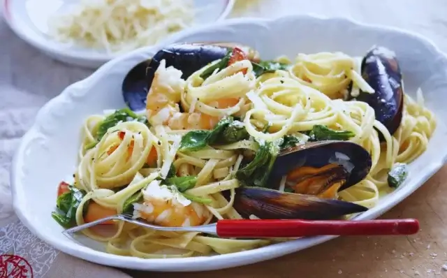 Linguine com mariscos-Receitas