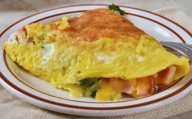 Omelete de peru e legumes-Receitas
