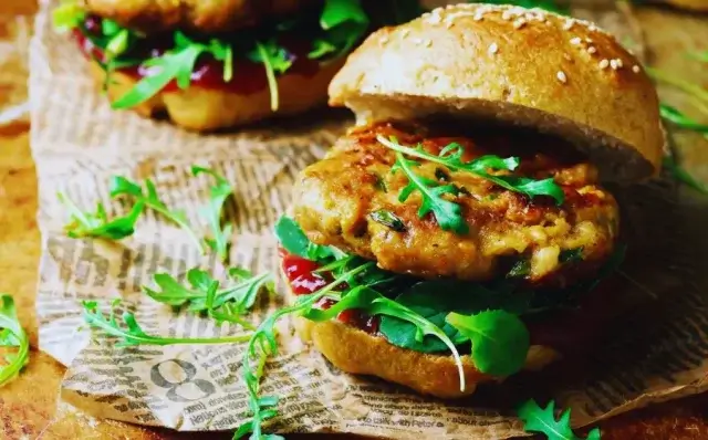 Hambúrguer de peru com aveia e espinafres-Receitas