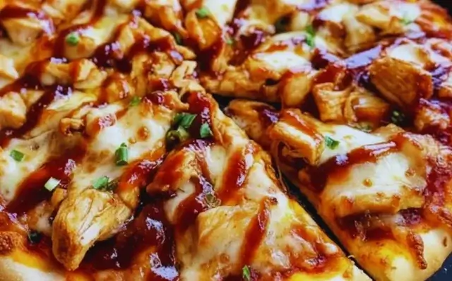 Pizza de frango com molho barbecue-Receitas