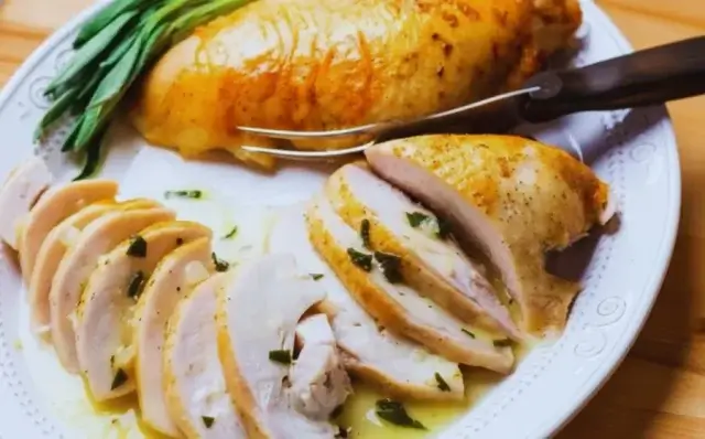 Peito de peru ao molho de champanhe-Receitas